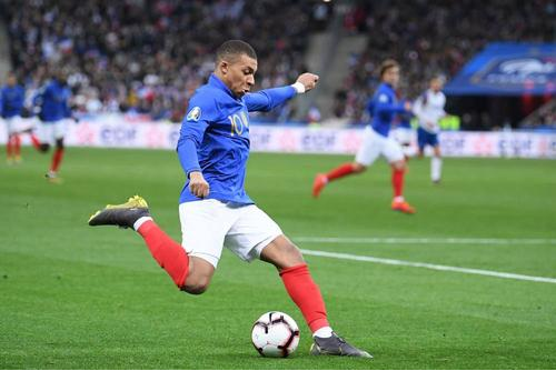 选择谁成为最大难题？巴黎优先续约姆巴佩