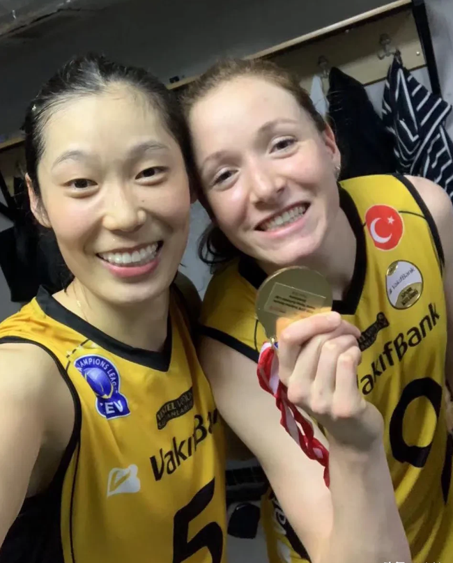 朱婷祝福椰丝：未来生活顺顺利利 开心每一天