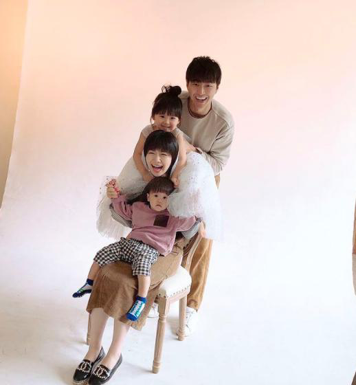 福原爱回应离婚传闻 称“工作时候不会戴戒指”