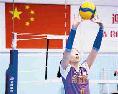 天津女排边攻手竞争激烈 于鋆炜面对挑战不松懈
