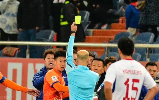 中国足协实行裁判升降级制度