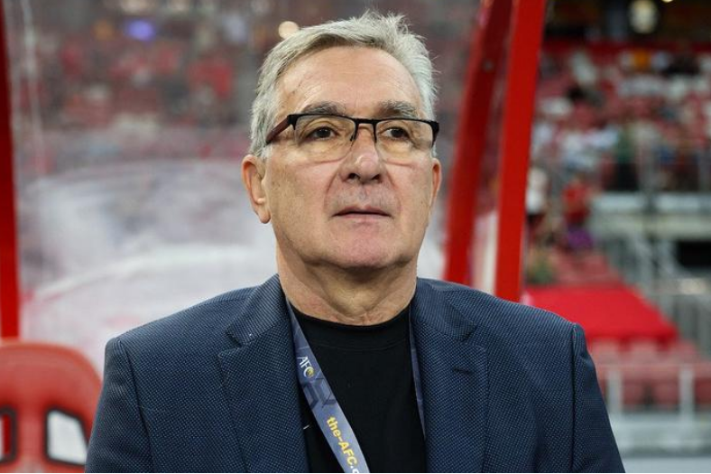 国足2-2被新加坡逼平，伊万科维奇出席新闻发布会