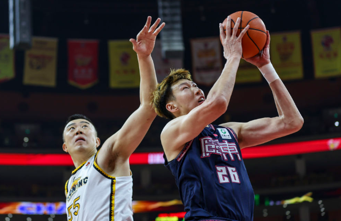 CBA-广东98-82再胜辽宁大分2-1夺赛点，胡明轩16分，赵继伟12中2