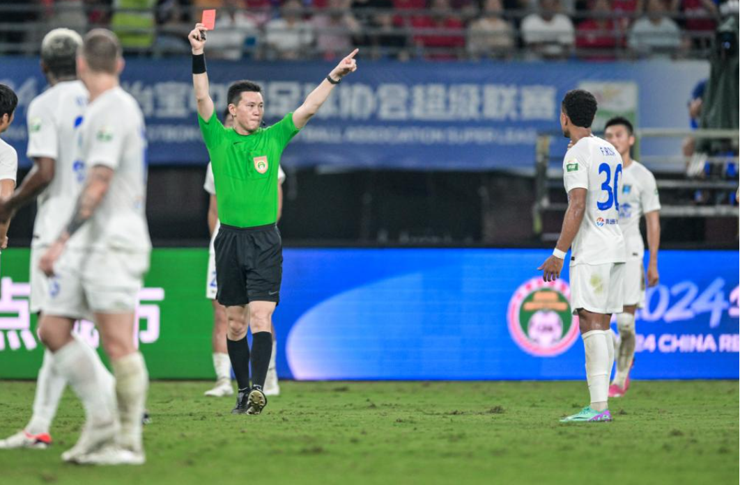 中超-程月磊扑点江子磊直红 梅州2-1逆转十人南通