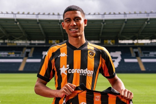 赫尔城喜迎新援：德拉梅自由转会加盟，共筑未来蓝图