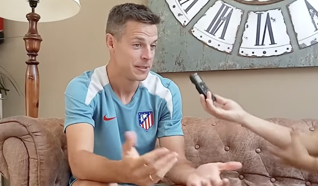 阿斯皮利奎塔：从国家队荣耀到马德里竞技的坚韧之路，展望未来的足球征程