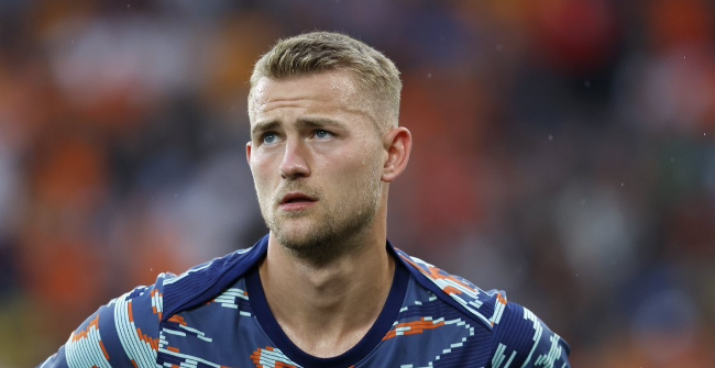 德利赫特转会曼联受阻，拜仁要价过高成最大障碍