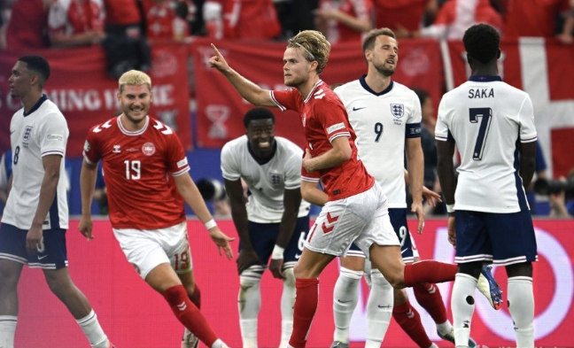 曼联引援新动向：尤尔曼德与邓弗里斯成潜在目标