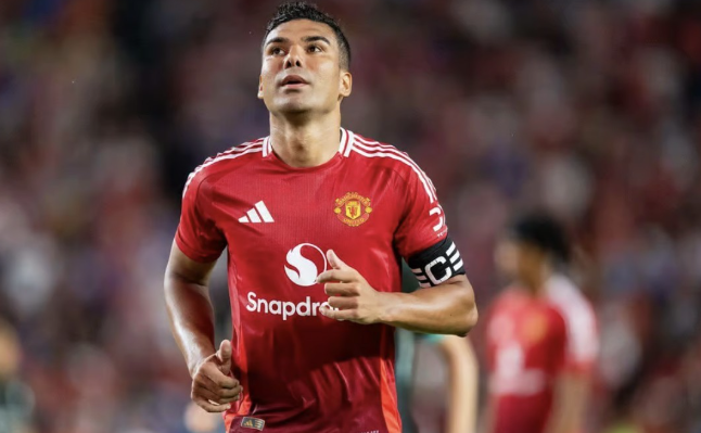 卡塞米罗留队但可靠性受质疑，曼联需寻新6号位补强