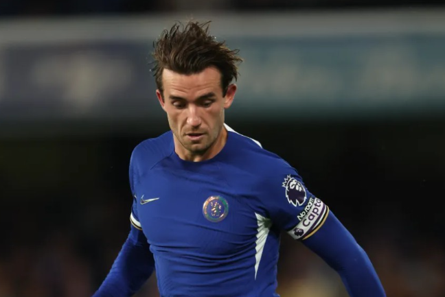 奇尔韦尔豪宅扩建引争议，邻居投诉侵犯隐私