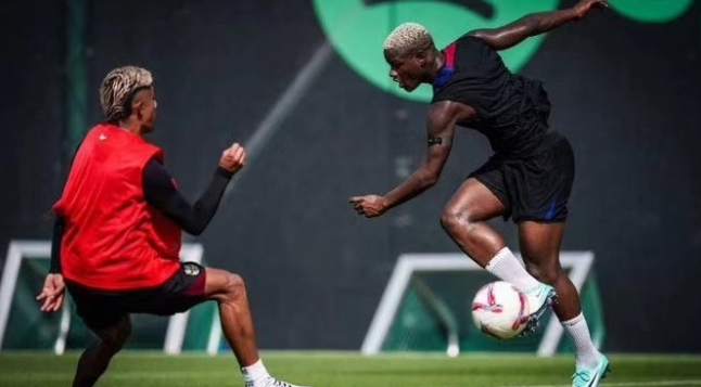 弗里克阵容规划引发关注：巴萨两名年轻后卫或离队