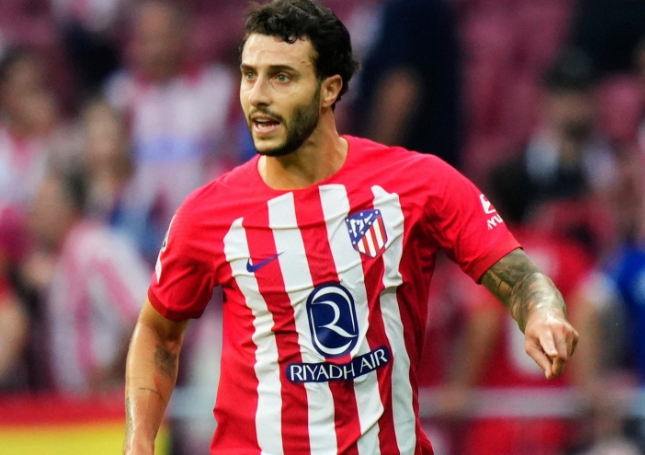 曼联接触自由中卫埃尔莫索，谈判初启