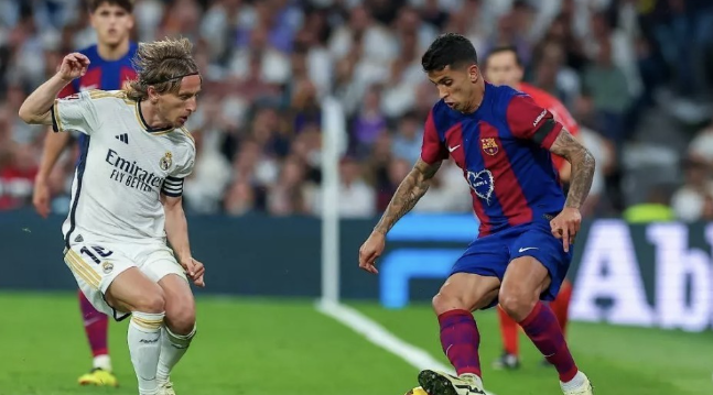 巴萨签坎塞洛面临重重困难：经济压力与内部疑虑并存