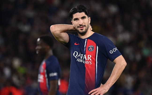 埃弗顿与西汉姆联竞逐巴黎中场索莱尔，转会战一触即发