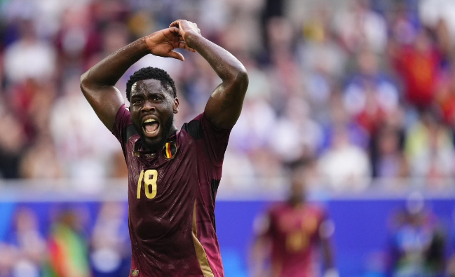 埃弗顿租借里昂中场奥雷尔-曼加拉，附带4000万欧元买断条款