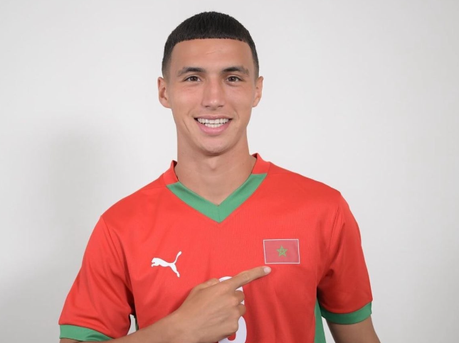 莱斯特城高价签下亨克中场新星哈努斯