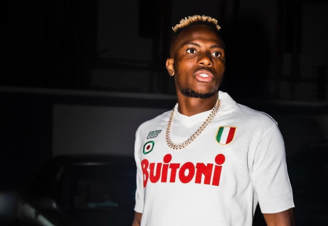 切尔西与吉达国民争夺奥斯梅恩，高薪成关键谈判点