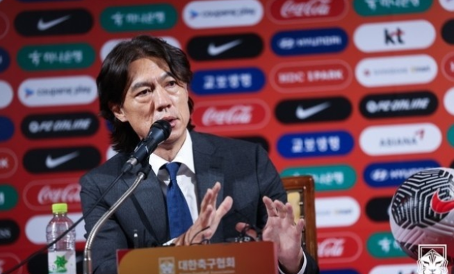 韩国国家队备战世预赛，洪明甫重返帅位显深思