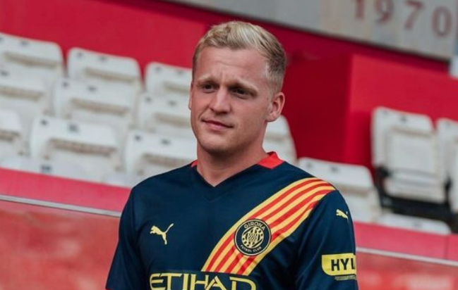 范巴斯滕痛批范德贝克经纪人：转会曼联成职业生涯转折点