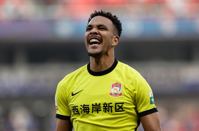 中超-青岛西海岸3-1击败武汉三镇，三镇三连败收官