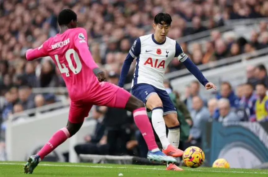 英超-伊普斯维奇2-1力克托特纳姆热刺，斩获英超首胜