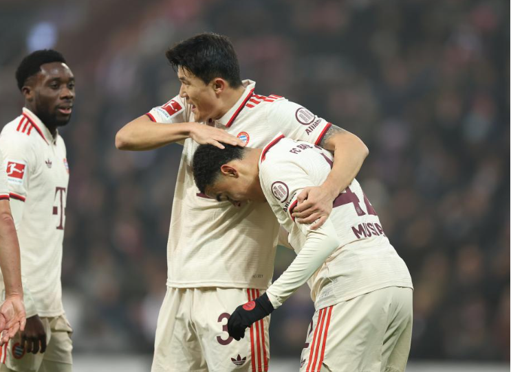 德甲-拜仁1-0圣保利，穆西亚拉世界波制胜，豪取五连胜