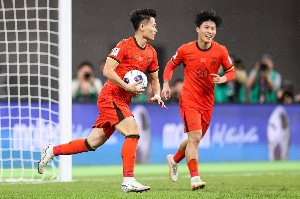 中国男足1-3不敌日本男足，世预赛亚洲区C组遭遇挑战