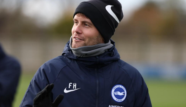 布莱顿主帅许尔策勒：调整防线站位，从失败中汲取教训