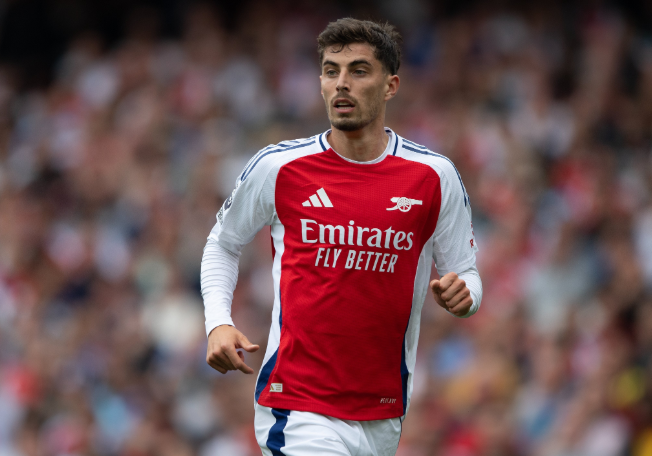 哈弗茨：百球里程碑与慈善之路