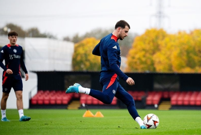 芒特有望借密集赛程成曼联首发，表现将影响冬窗转会计划