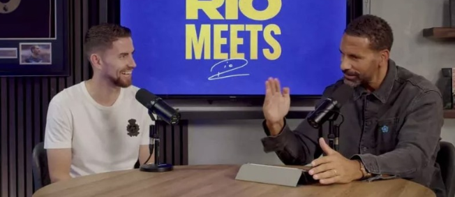 费迪南德向若日尼奥道歉，若日尼奥展现大将风度