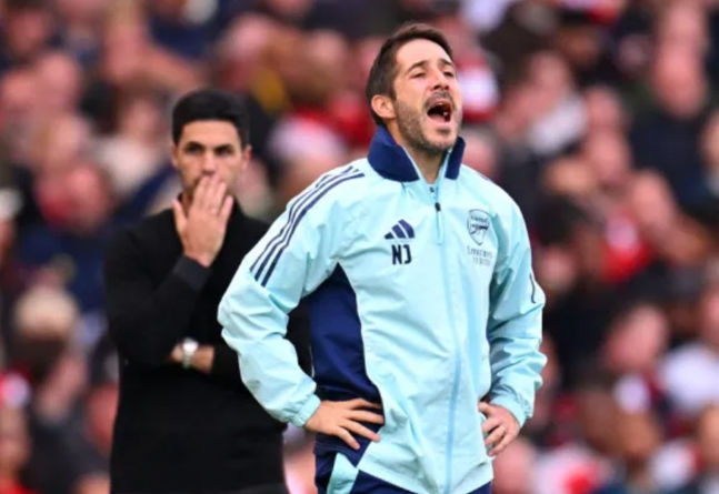 内维尔调侃阿森纳定位球教练乔弗：足球界最让人讨厌的家伙