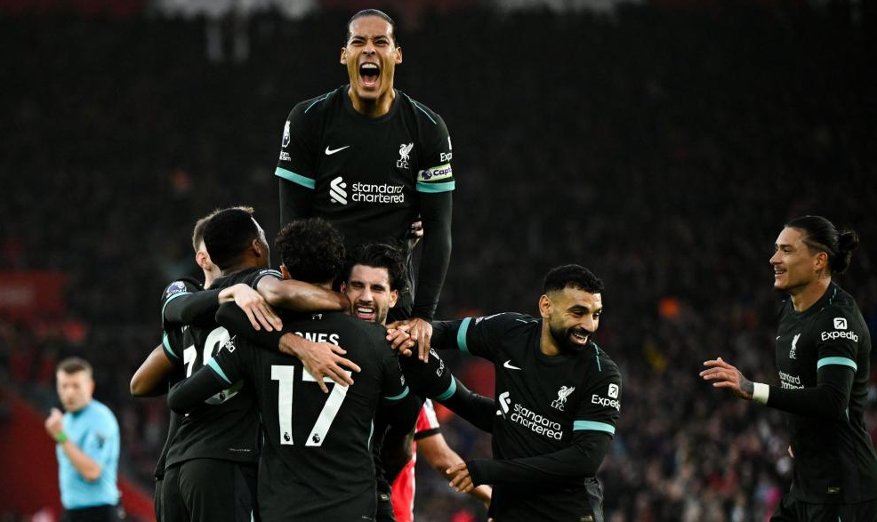 英超-利物浦3-2险胜南安普敦，领跑积分榜