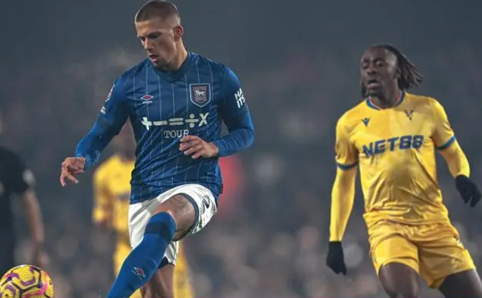 英超-水晶宫1-0小胜伊普斯维奇，马特塔建功