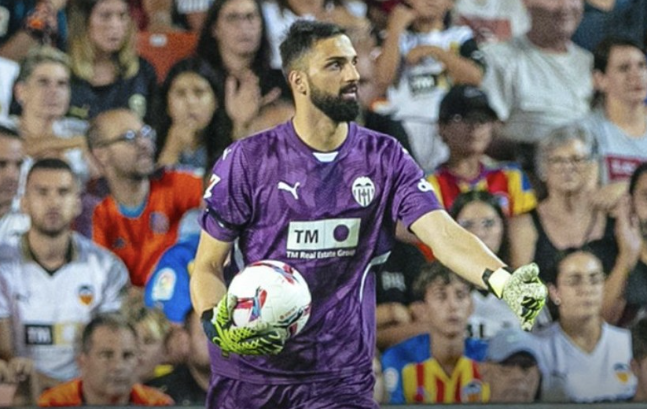 瓦伦西亚门将马马尔达什维利重伤，将缺席本年度所有赛事