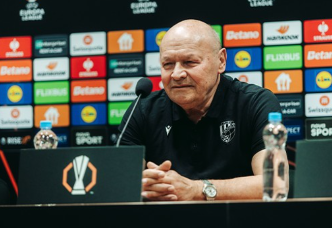 比尔森胜利主帅库贝克：期待与曼联的巅峰对决，自豪执教生涯