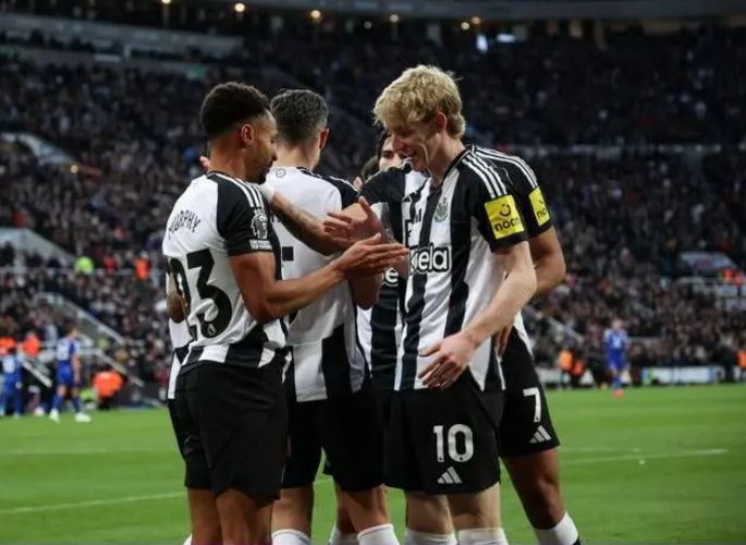 英超-纽卡斯尔联4-0大胜莱斯特城，墨菲梅开二度闪耀全场