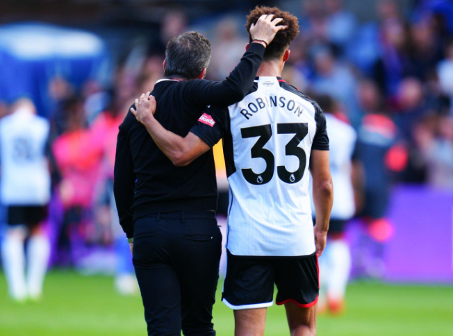 富勒姆主帅马尔科-席尔瓦盛赞罗宾逊：安菲尔德送两助攻，表现太棒了