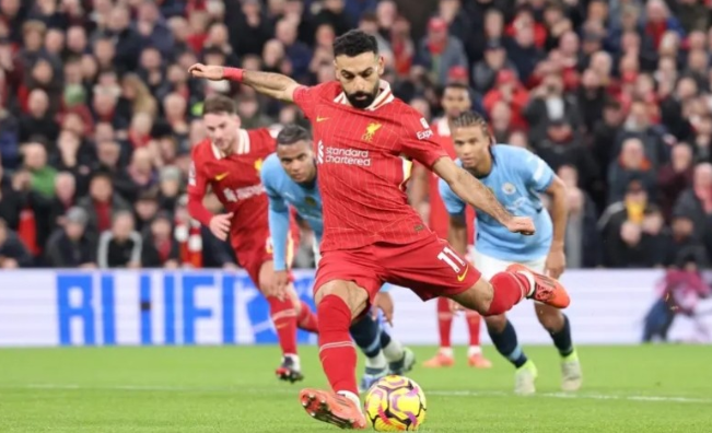 利物浦力促萨拉赫续约，核心阵容稳定成关键