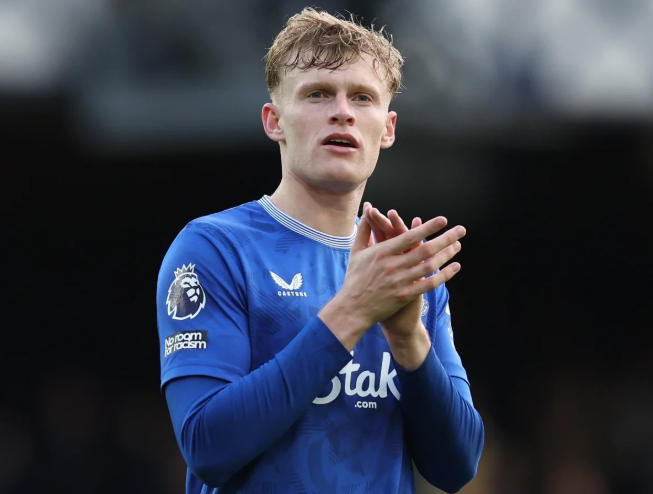 埃弗顿后卫布兰斯韦特：0-0战平阿森纳是重要积分，正逐渐找回状态