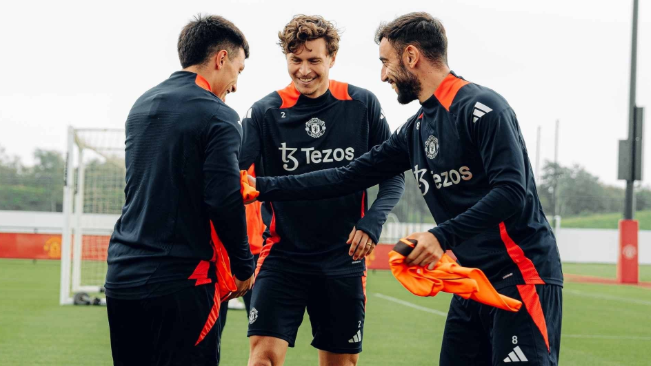 加拉塔萨雷有意签下曼联中卫林德洛夫