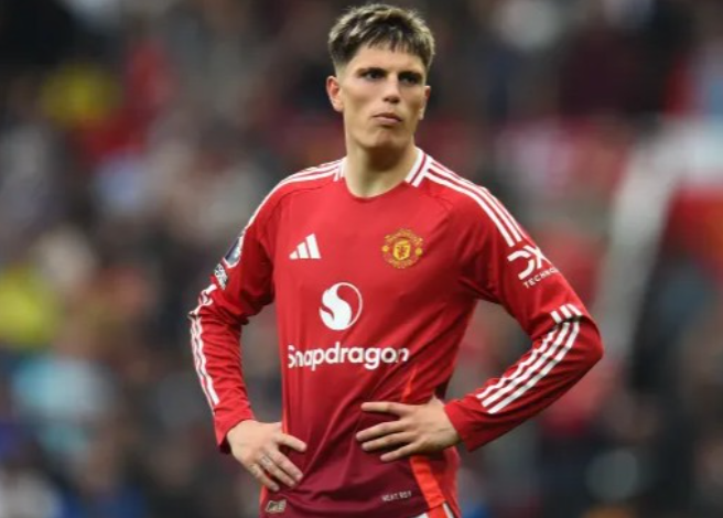 尼基-巴特谈加纳乔未来：英超球星常向往皇马巴萨，但曼联同样伟大