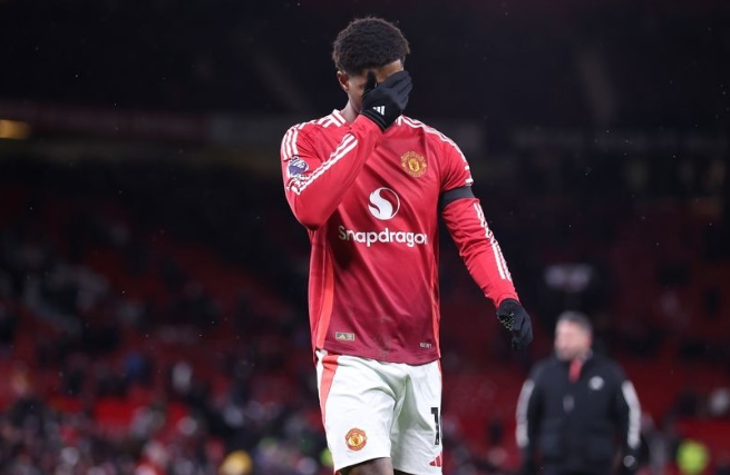 曼联传奇点评拉什福德遭弃用：压力、教练风格与球员表现成焦点