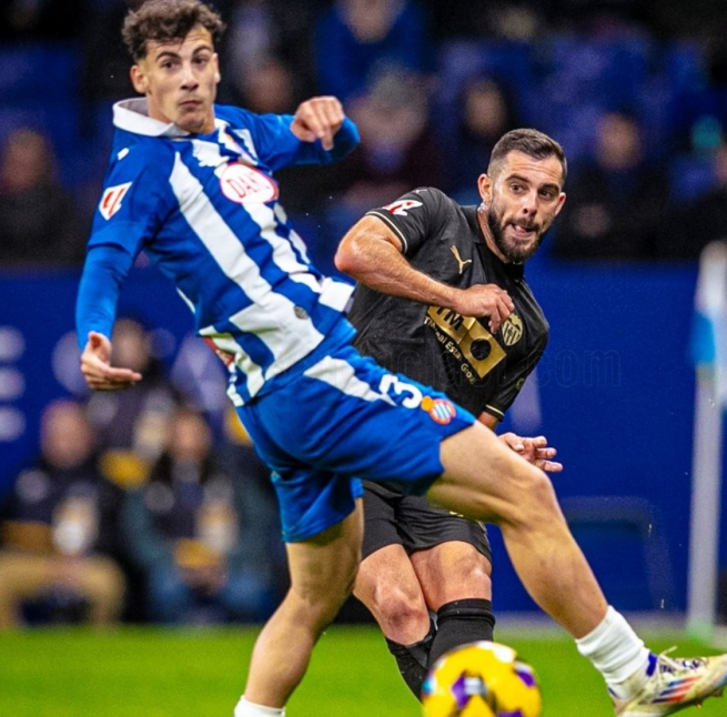 西甲-西班牙人主场战平瓦伦西亚，1-1握手言和