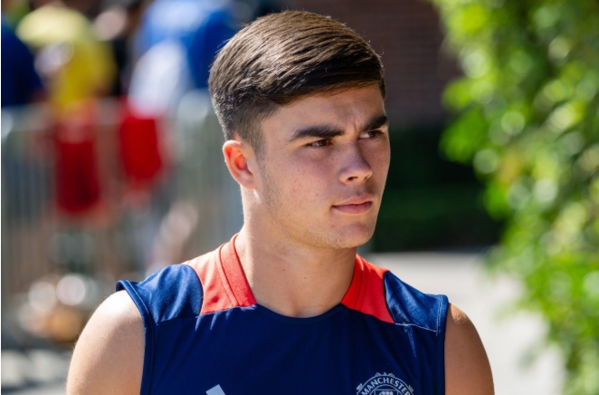 莱斯特城主帅范尼有意引进曼联17岁边后卫哈里-阿马斯