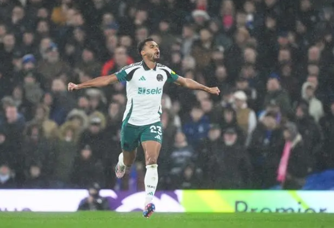 英超-纽卡斯尔联4-0大胜伊普斯维奇，伊萨克上演帽子戏法