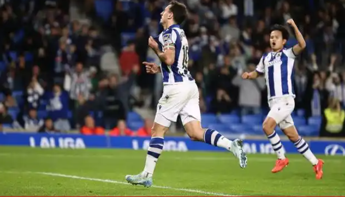 西甲-皇家社会2-0轻取皇家贝蒂斯，奥亚萨瓦尔点射建功