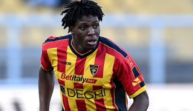 曼联提高报价求购莱切左后卫多古，同时关注加纳乔转会动态