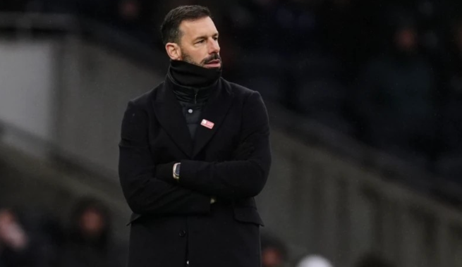 范尼斯特鲁伊盛赞莱斯特城表现，称瓦尔迪为领袖