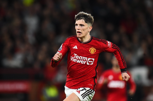 那不勒斯与切尔西对加纳乔兴趣减弱，曼联持保留态度